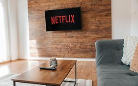 Bright & Grey - Netflix - City - Wifi - 4 Person